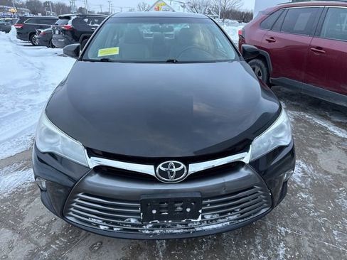 Used 2017 Toyota Camry LE image 2