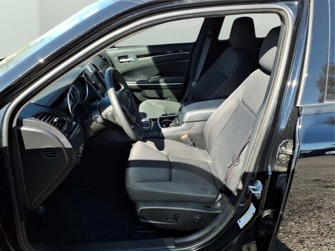 Used 2023 Chrysler 300 Touring w/ Sport Appearance Package RWD image 26