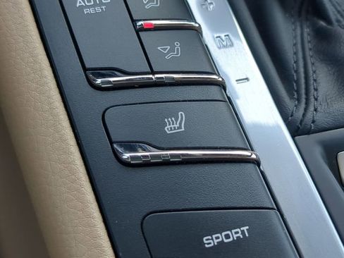 Used 2021 Porsche Macan AWD/4WD image 29
