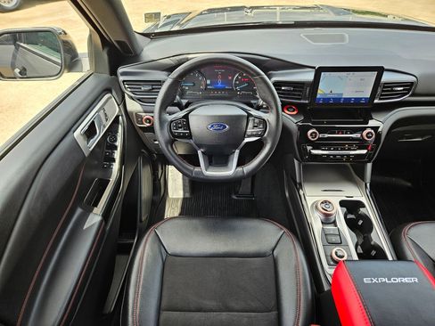 Used 2023 Ford Explorer ST-Line w/ Class IV Trailer Tow Package image 28