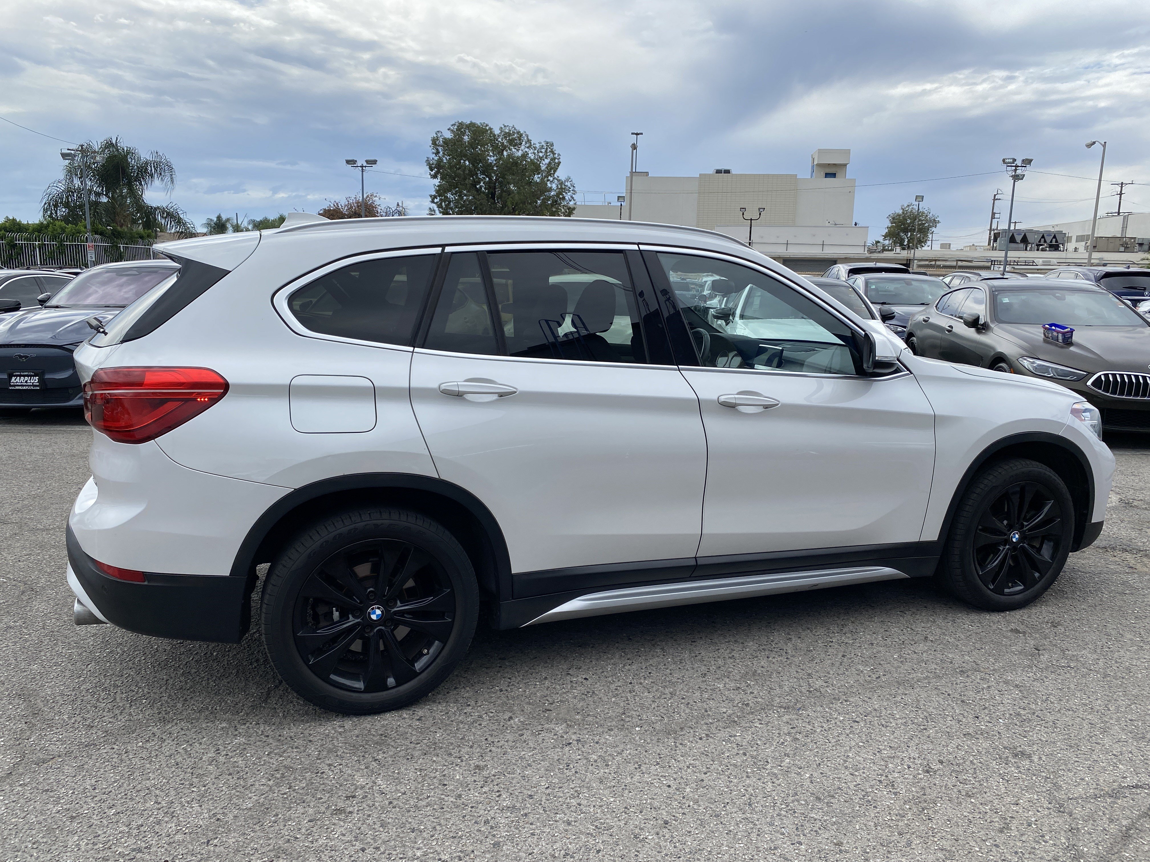 Used 2020 BMW X1 sDrive28i w/ Convenience Package FWD image 9