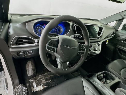 New 2026 Chrysler Voyager LX FWD image 15