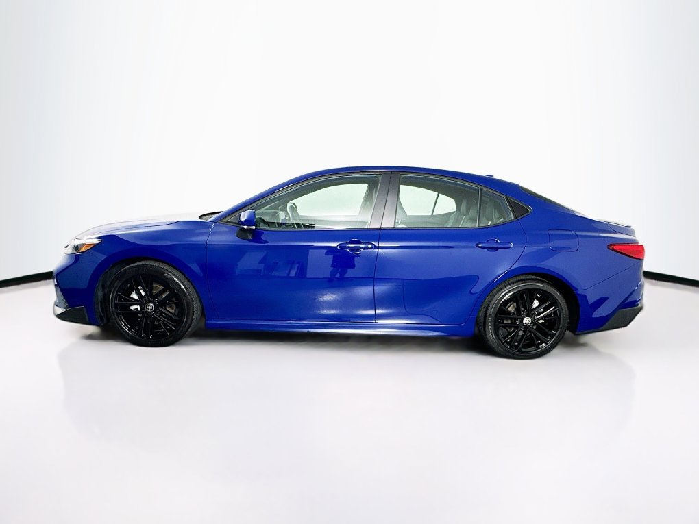 Used 2025 Toyota Camry SE FWD image 6