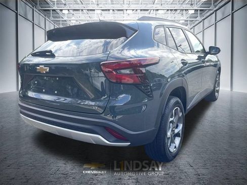 Used 2025 Chevrolet Trax LT w/ Driver Confidence Package FWD image 8