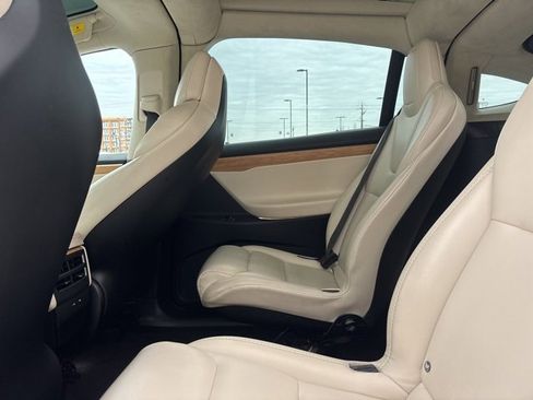 Used 2018 Tesla Model X 75D image 22