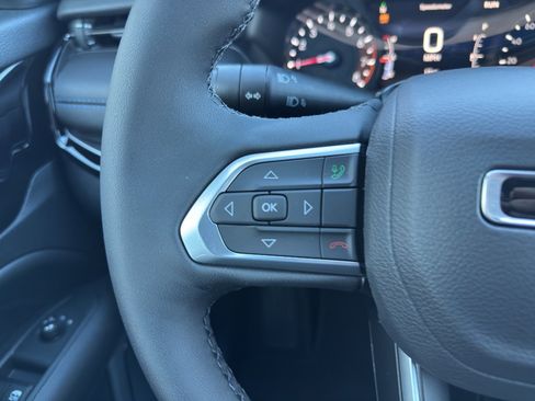 New 2026 Jeep Compass Latitude image 19