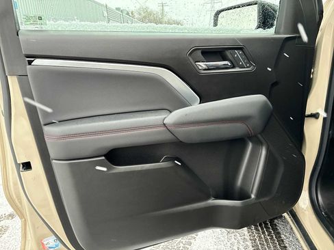 Used 2023 Chevrolet Colorado Z71 w/ Z71 Convenience Package 2 image 22