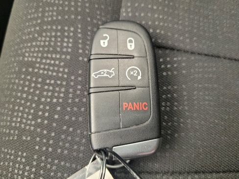 Used 2015 Chrysler 200 Limited FWD image 32