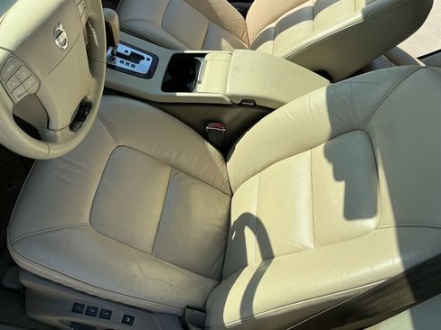 Used 2008 Volvo V70 FWD image 27