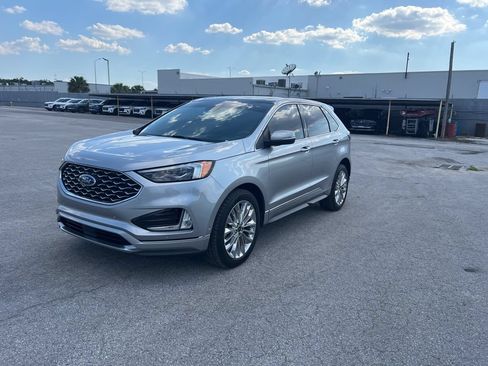 Used 2021 Ford Edge Titanium w/ Equipment Group 301A FWD image 7