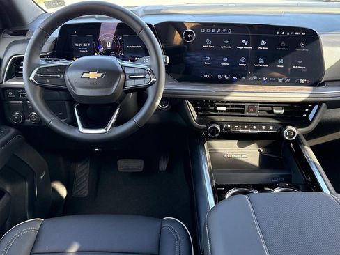 New 2026 Chevrolet Suburban Premier RWD image 2