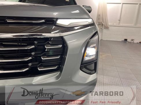 Used 2025 Chevrolet Equinox LT FWD image 12