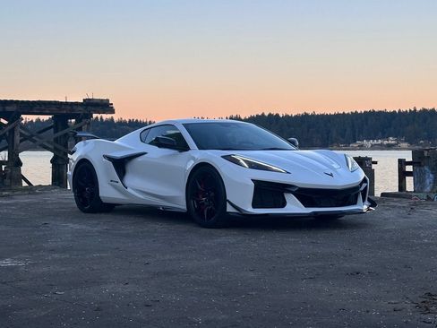New 2025 Chevrolet Corvette Z06 w/ Z07 Performance Package RWD image 8