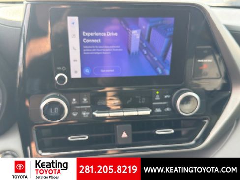 Used 2023 Toyota Highlander LE AWD/4WD image 19