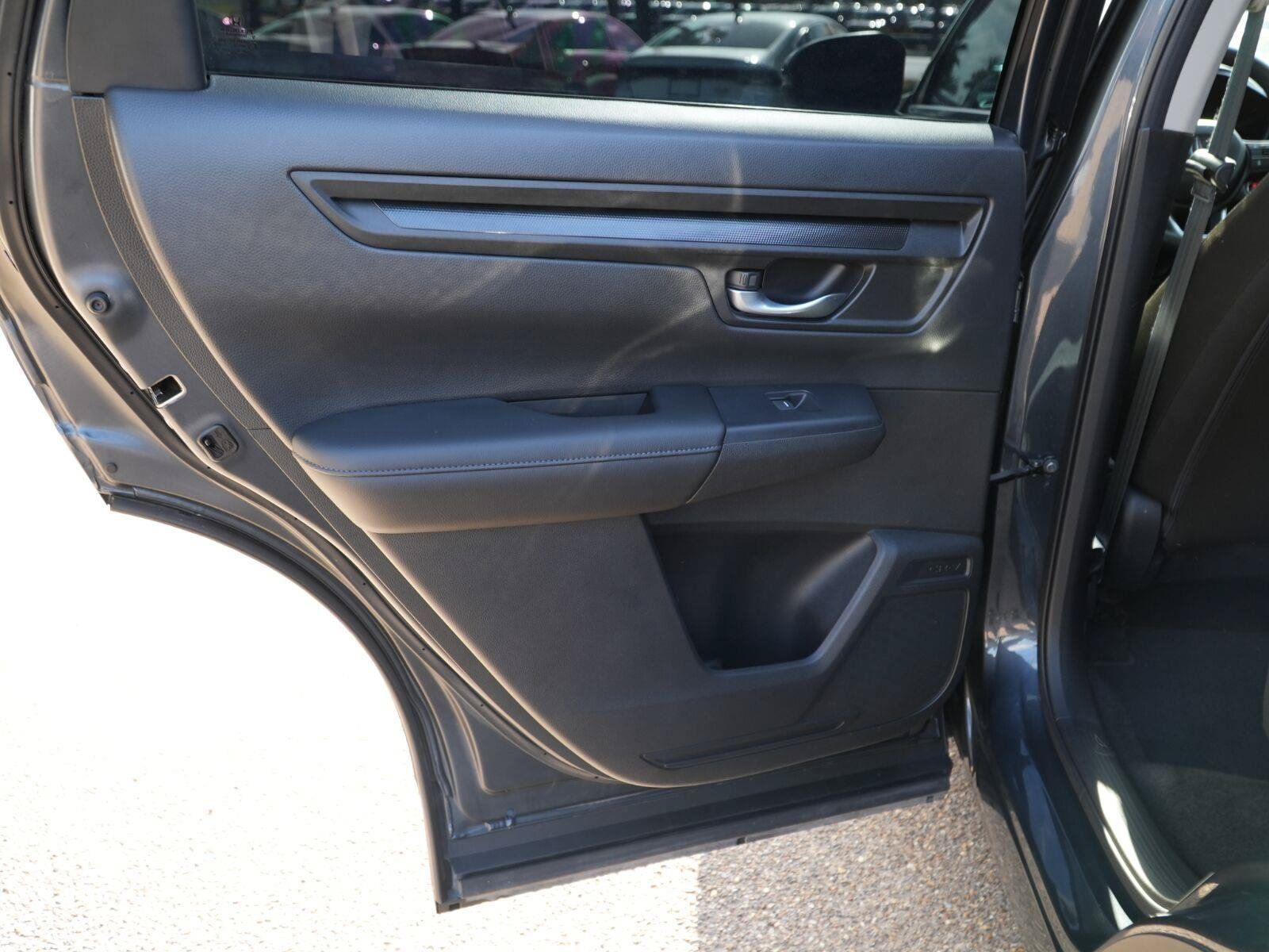 Used 2025 Honda CR-V LX image 17