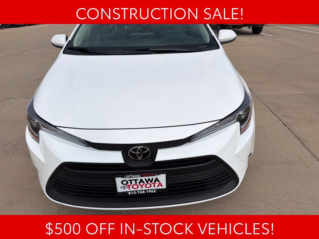 Used 2026 Toyota Corolla LE FWD image 3