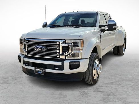 Used 2022 Ford F450 Platinum w/ FX4 Off-Road Package image 4