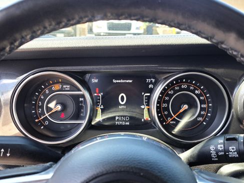 Used 2021 Jeep Wrangler Unlimited Sahara AWD/4WD image 13