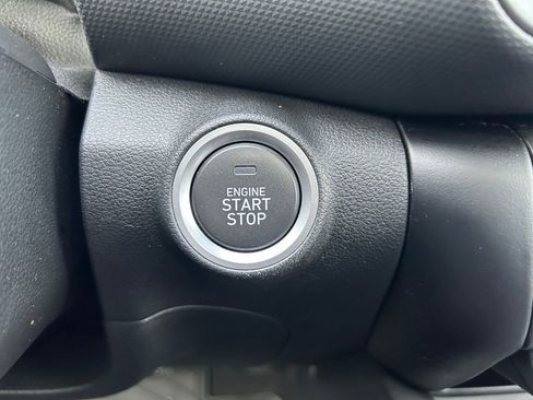 Used 2022 Hyundai Kona SEL w/ Convenience Package image 16