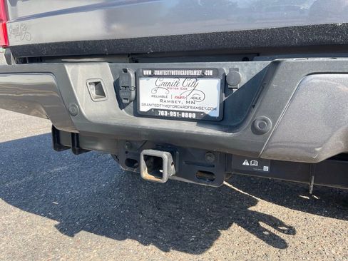 Used 2022 Ford F250 Lariat w/ Black Appearance Pkg image 23