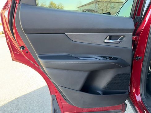 Used 2025 Nissan Murano SV image 27