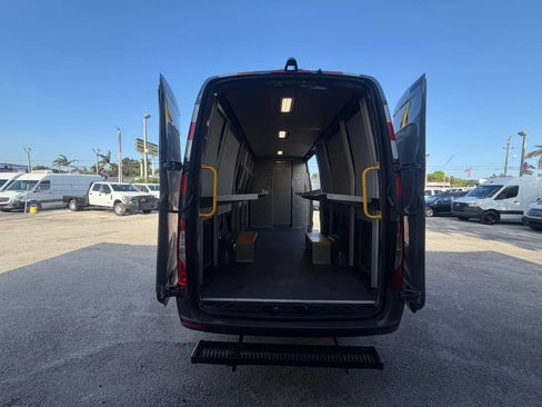 Used 2019 Mercedes-Benz Sprinter 170 image 4