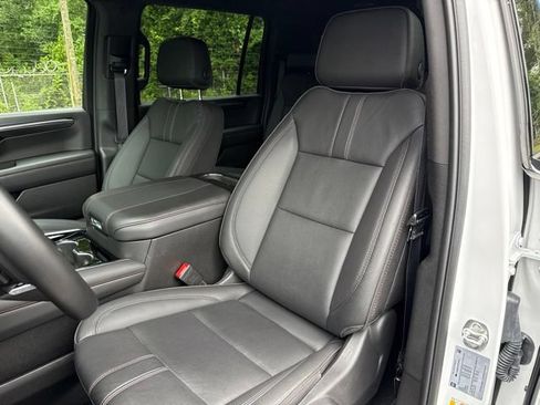 Used 2026 Chevrolet Suburban RST AWD/4WD image 10