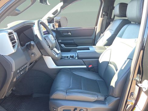 Used 2025 Toyota Tundra Platinum image 9