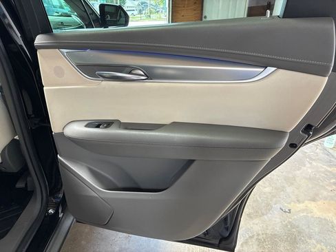 Used 2018 Cadillac XT5 Premium Luxury FWD image 24