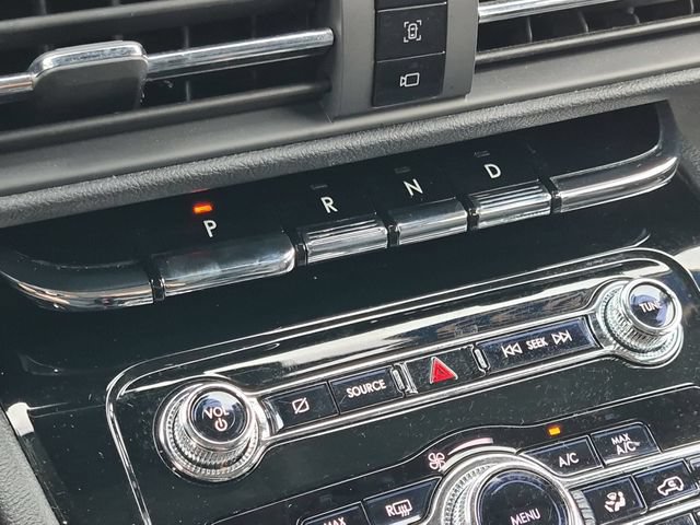 Used 2022 Lincoln Corsair AWD w/ Premium Package image 12