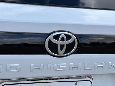 Used 2025 Toyota Grand Highlander AWD image 52
