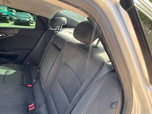 Used 2018 Chevrolet Malibu LS image 15