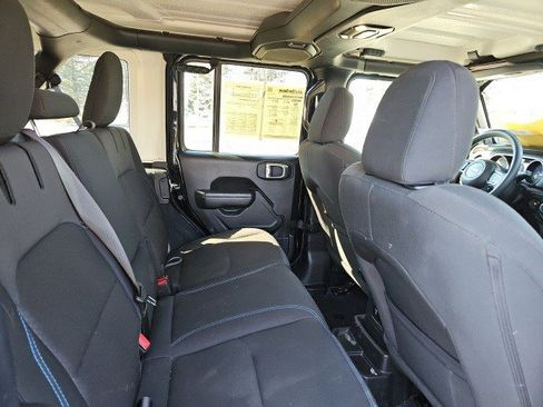 Used 2023 Jeep Wrangler Unlimited Rubicon 4xe image 16