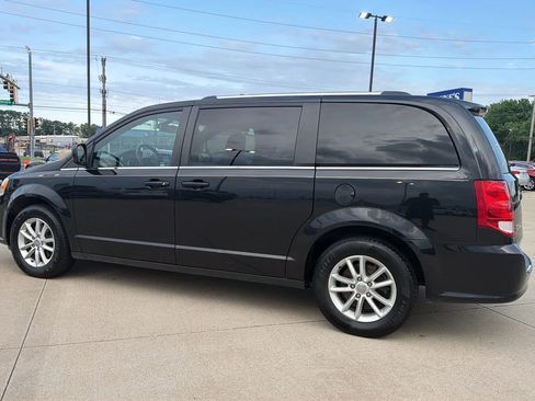 Used 2019 Dodge Grand Caravan SXT w/ Driver Convenience Group FWD image 11