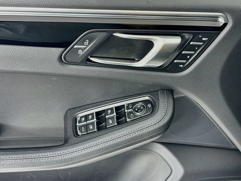 Certified 2023 Porsche Macan S AWD/4WD image 11