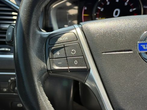 Used 2016 Volvo XC60 T6 w/ Proximity Package FWD image 27