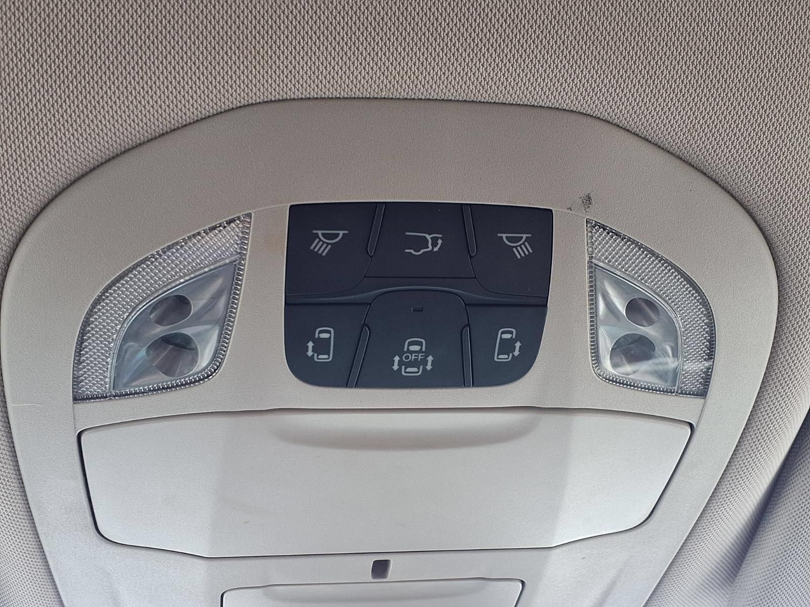 Used 2023 Chrysler Voyager LX FWD image 11