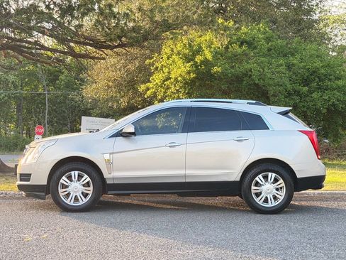 Used 2010 Cadillac SRX Luxury AWD/4WD image 2