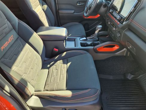 Used 2025 Nissan Frontier PRO-4X image 28