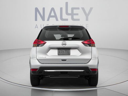 Used 2018 Nissan Rogue SV w/ Sun & Sound Touring Package FWD image 3