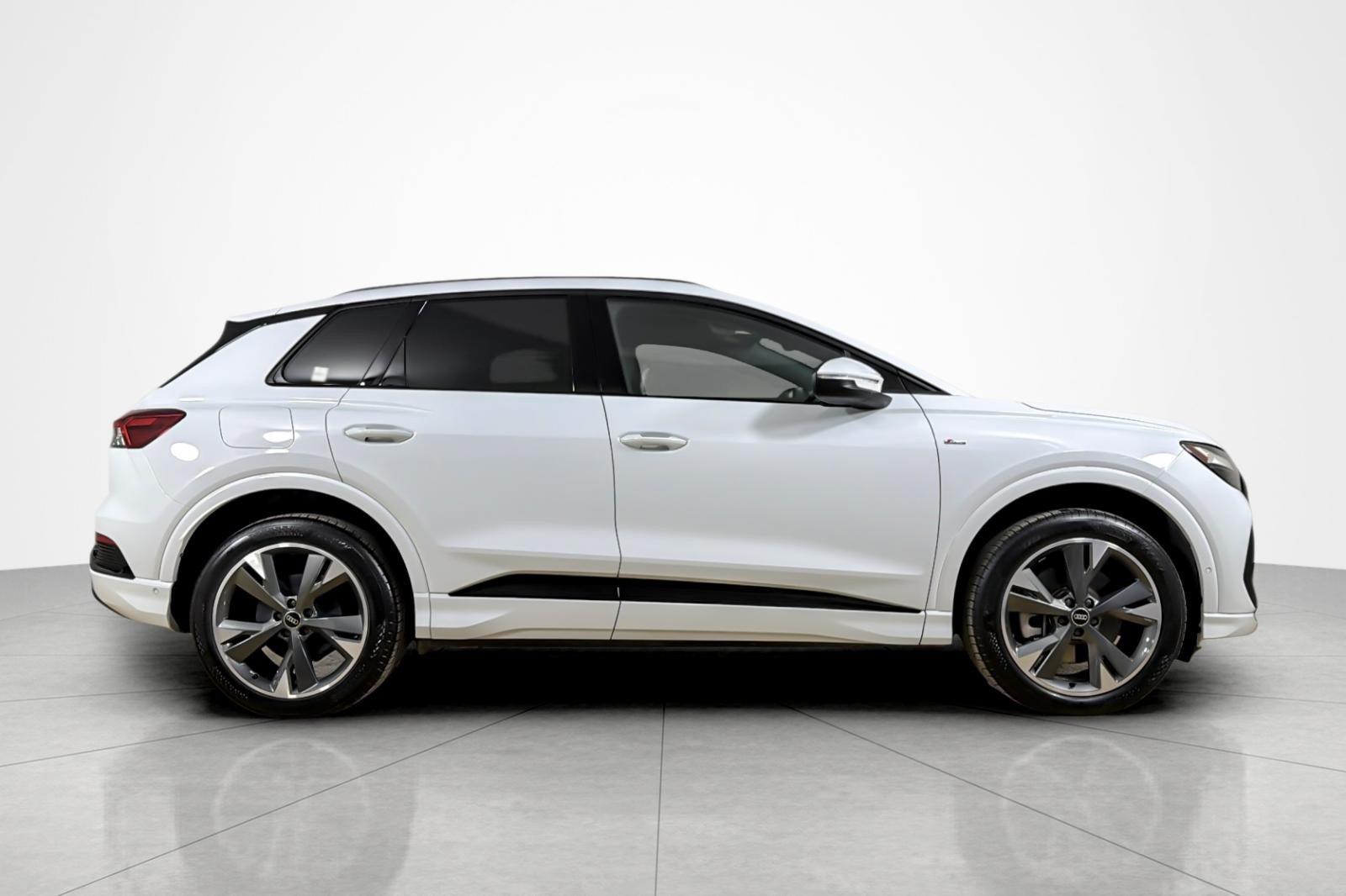 Certified 2023 Audi Q4 e-tron Premium Plus w/ Premium Plus AWD/4WD image 6