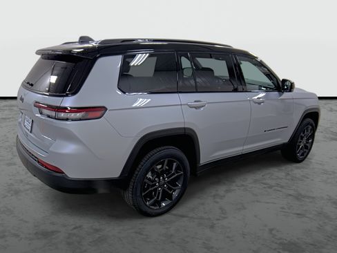 New 2025 Jeep Grand Cherokee L Limited w/ Trailer Tow Package image 4