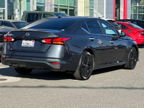 Used 2022 Nissan Altima 2.5 SV FWD image 4