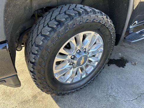 Used 2021 Chevrolet Silverado 2500 High Country w/ Z71 Off-Road Package image 8