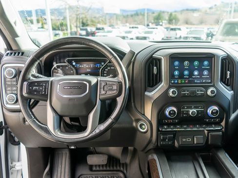 Used 2021 GMC Sierra 3500 Denali w/ Denali Ultimate Package image 16