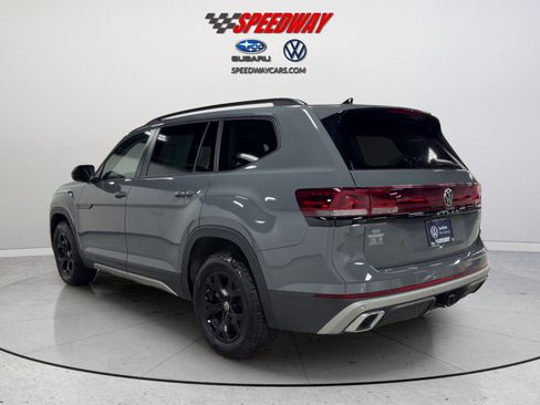 Certified 2026 Volkswagen Atlas Peak Edition AWD/4WD image 8