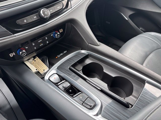 Used 2022 Buick Enclave Essence w/ Sport Touring Edition FWD image 17