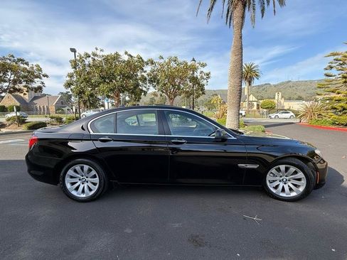 Used 2009 BMW 750i RWD image 14