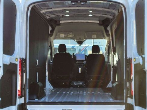 Used 2023 Ford E-Transit Medium Roof w/ Interior Upgrade Package image 19