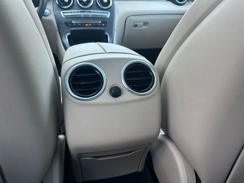 Used 2019 Mercedes-Benz GLC 300 4MATIC image 48